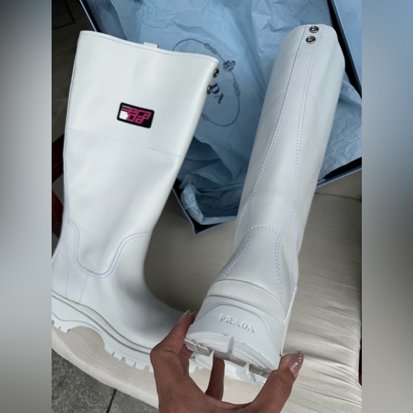 ❣️ Prada Boots ❣️ - Picture 5 of 11